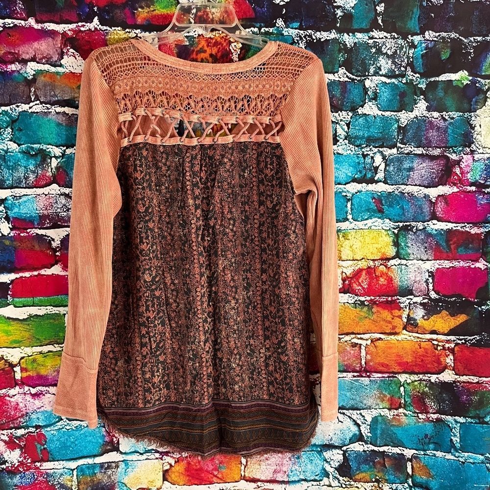 Gimmicks by BKE Waffle Print Mixed Media Boho Crochet Top Shirt Blouse XL - Picture 2 of 8